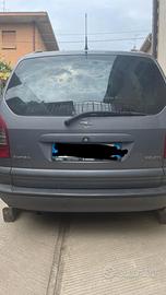 Opel Zafira usata