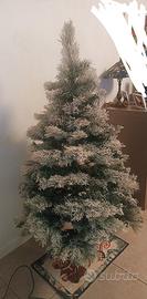 albero innevato più luci led