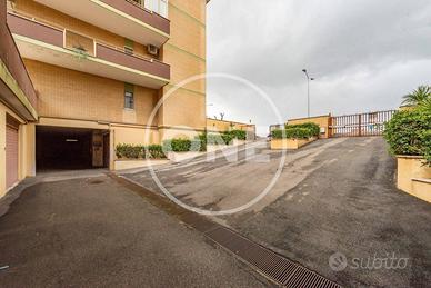 Box / Garage di 50 m² a Pomezia