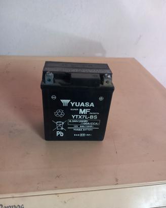 Batteria yuasa per scooter 125