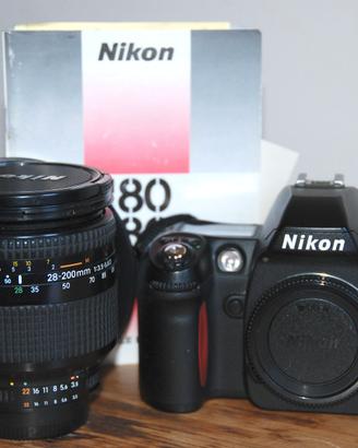 Nikon F80 + 28 - 200