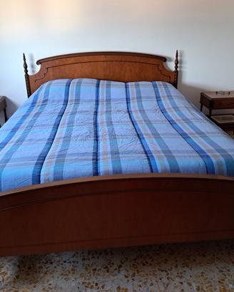 CAMERA DA LETTO CON ARMADIO LETTO E COMODINI