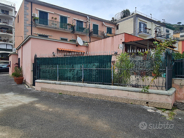 Carinissimo bilocale con ampio pateo attrezzato