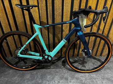 BIANCHI GRAVEL  CARBONIO ARCADEX PRO GRX 820 Di2 L
