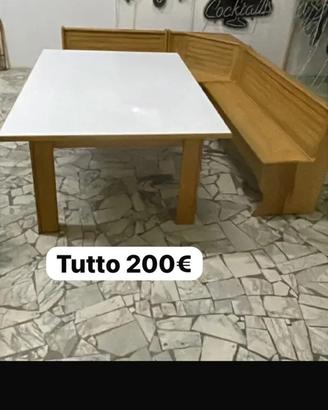 Cassapanca e tavolo