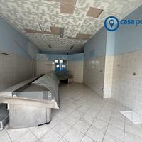 Negozio in pieno centro al piano terra!