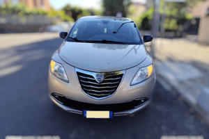 Autovettura LANCIA YPSILON