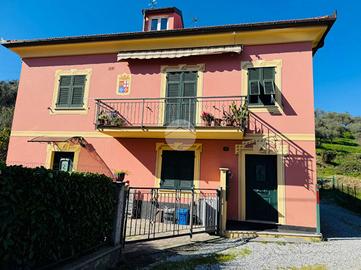 4 LOCALI A SESTRI LEVANTE