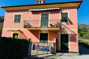 4 LOCALI A SESTRI LEVANTE