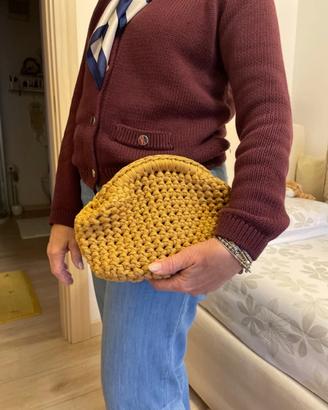 Pochette media fatta a mano senape