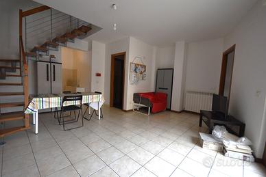 Appartamento su due livelli, zona centro storico