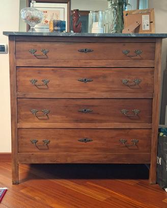 Cassettiera antica restaurata con marmo