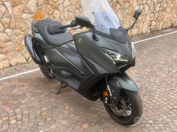 Tmax 560 kamo