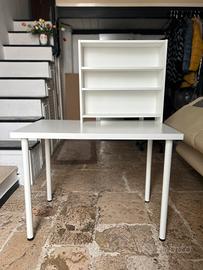 Scrivania bianca con scaffale bianco 2 mensole