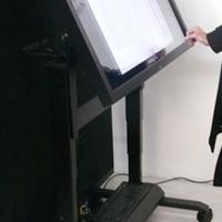 Sistema motorizzato con monitor multi-touch