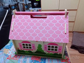 Casa per bambole arredata (in legno)
