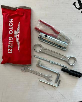 KIT ATREZZI MOTO GUZZI