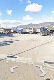 Parcheggio piazzale area industriale