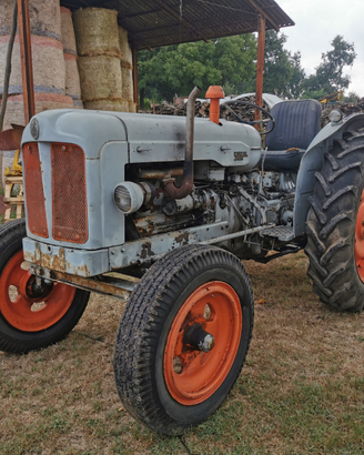 Trattore Fordson Major