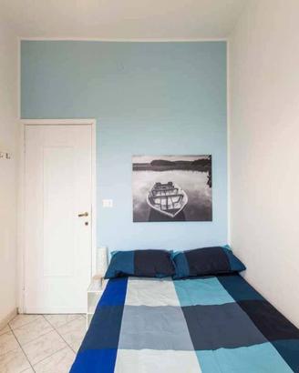 Stanza in appartamento di 64 m² a Milano