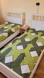 Letto singolo in legno massiccio bianco