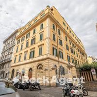 AMPIO E LUMINOSO TRILOCALE, PIANO ALTO