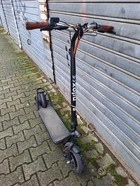 Monopattino elettrico Nilox