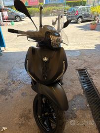 Piaggio Beverly 400 Deep Black