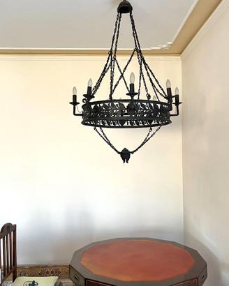 Lampadario ferro battuto stile rinascimentale