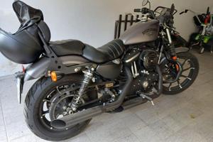 HARLEY DAVINSON 883 IRON