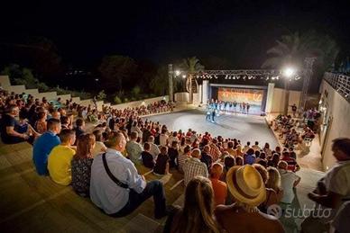 Capo villaggio Turistico /deejay