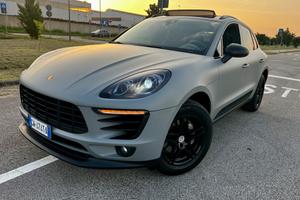 Porsche Macan Macas S con gancio traino di Seire