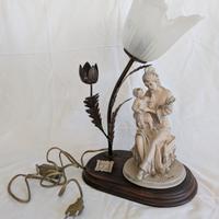 Lampada soprammobile con statuetta