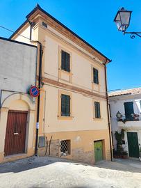 Palazzetto storico 1400 DC