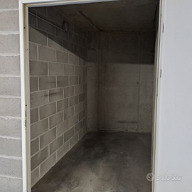 Cantina/box 3mtx1.6 ideale x moto Milano/Fatima