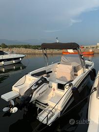 Saver 750 WA con elica di prua