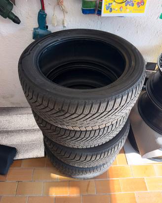 TRENO DI GOMME INVERNALI YOKOHAMA (225/50 R18)