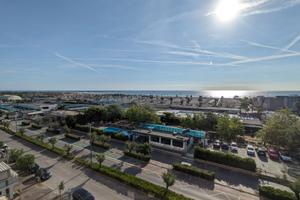 Elegante, fronte mare in centro con posto auto