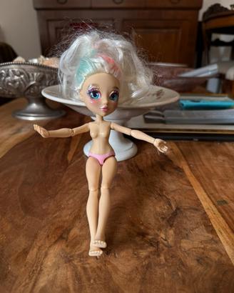 Bambola fashion doll articolata capelli bianchi