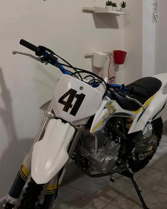 Pit bike