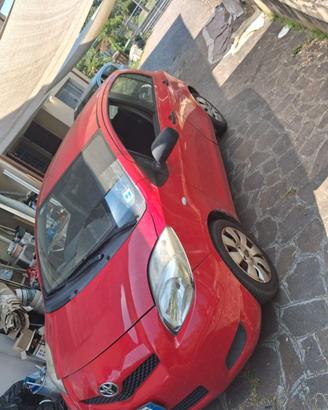 Toyota Yaris 1.4 D-4D 5 Porte - Motore indistrutti