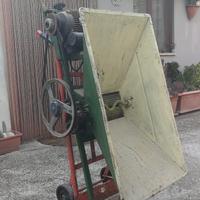 Pigiatrici in legno con ingranaggi per uva