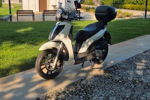 Piaggio Carnaby Cruiser 300