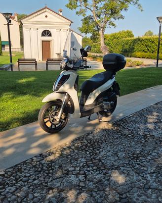Piaggio Carnaby Cruiser 300