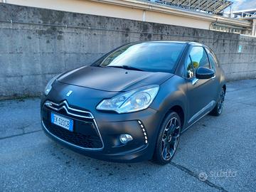 DS3 3 1.6 THP 155 Just Black