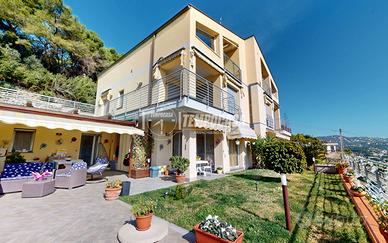 0TC480 - TRILOCALE VISTA MARE