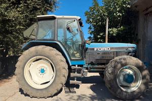trattore Ford new Holland 