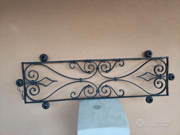 Sovraporta in ferro