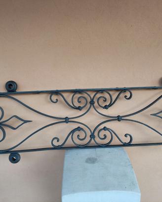 Sovraporta in ferro