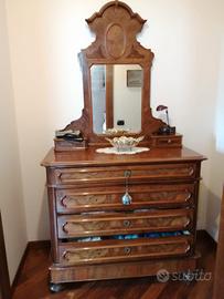 Comò con specchio e comodini in legno